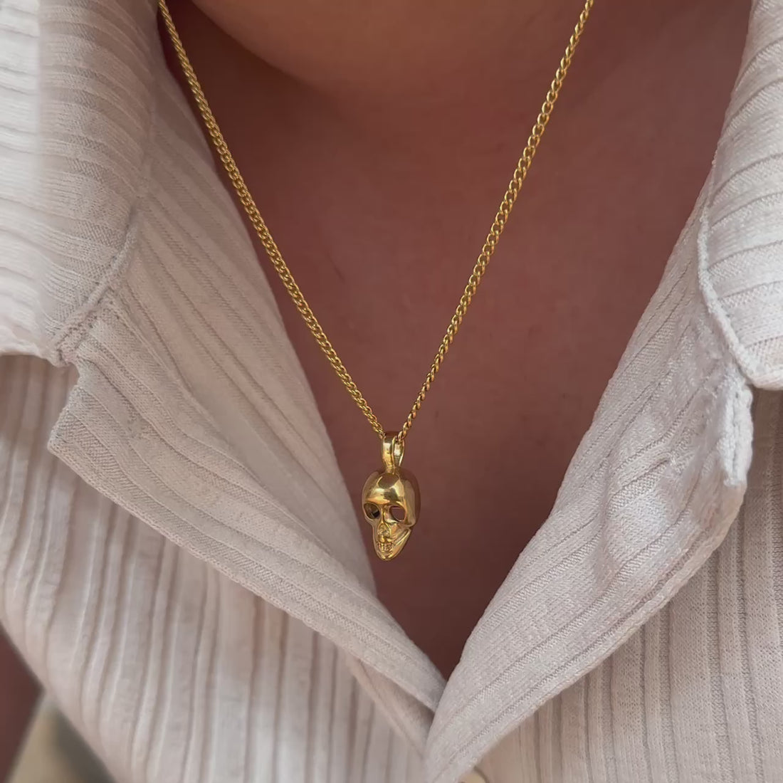 GOLD SKULL PENDANT NECKLACE