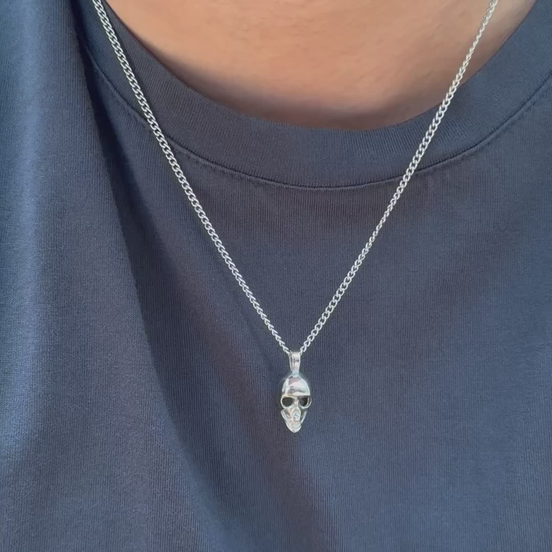 SILVER SKULL PENDANT NECKLACE