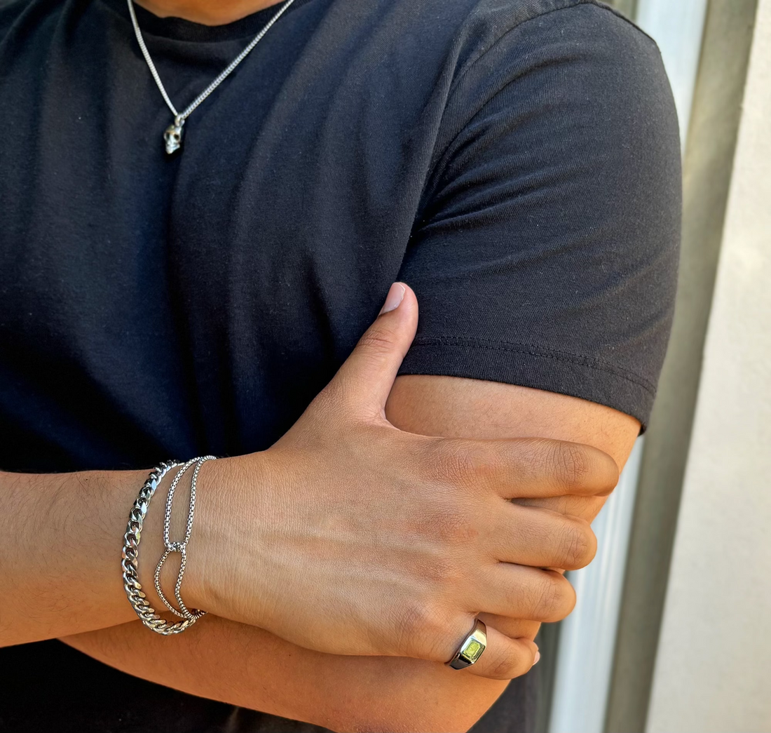 silver-signet-ring-pinky mens waterproof jewelry